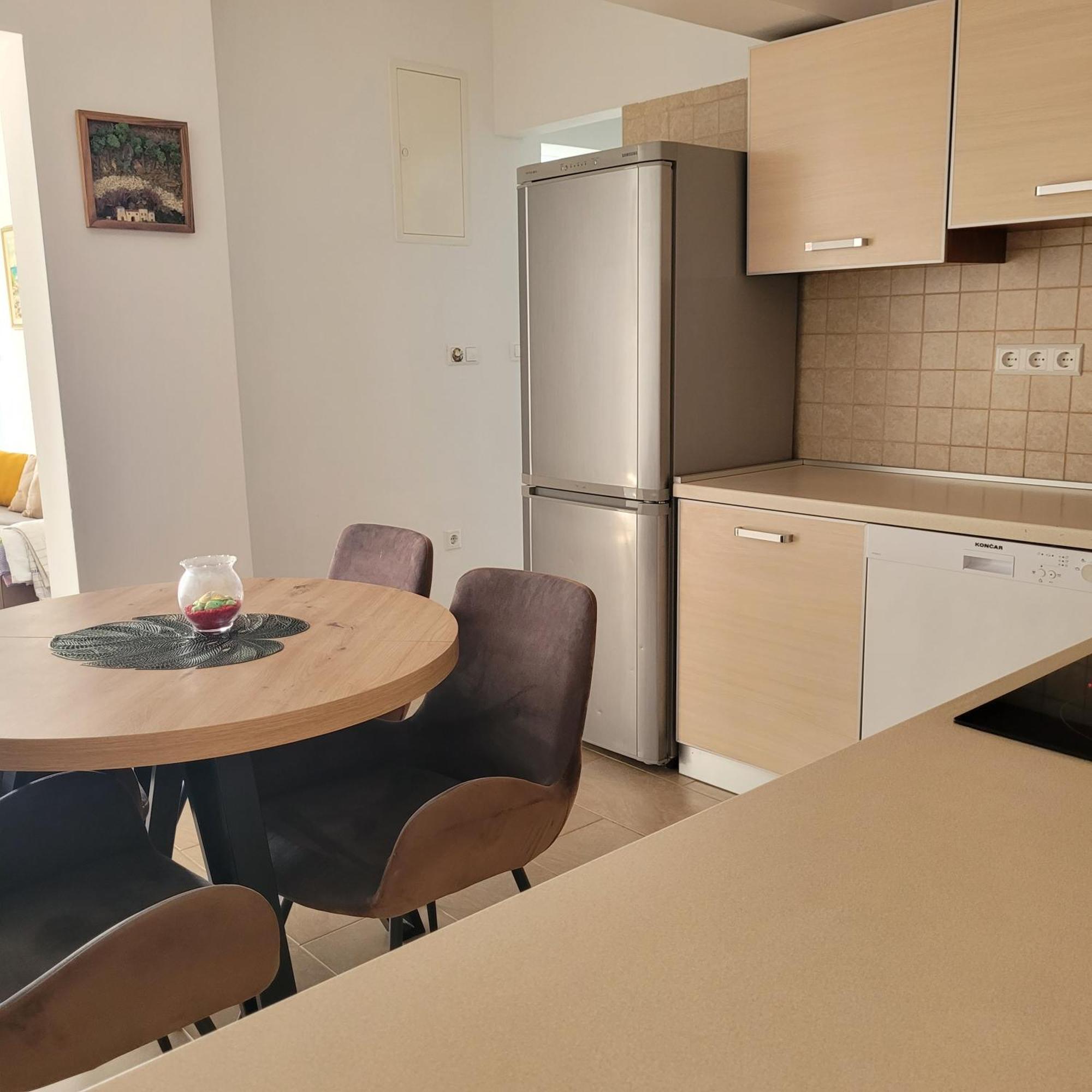 Apartmani Tonci Pag Pag Town Exterior foto